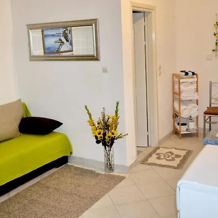 Apartment Ariadna 1 *